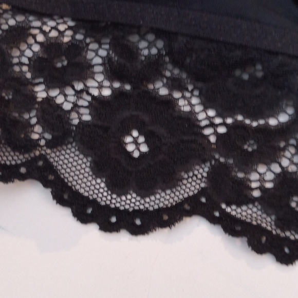 ❣️🔥💕 Pullover Black Embroidered Lace Bralette with Thin Removable Padded Cups - Picture 8 of 10